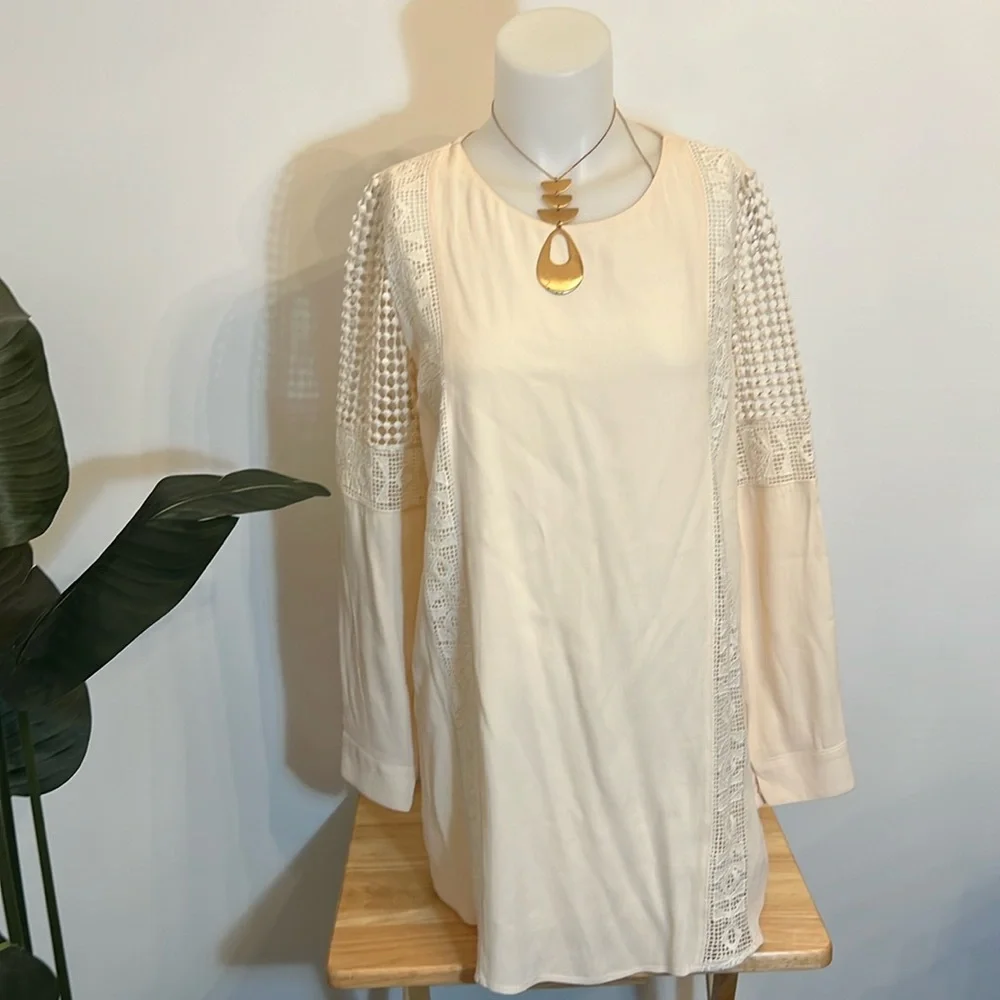 ASTR the Label Dress Cream Ivory Shift Mini Crochet Keyhole Lined-Cream- - Picture 2 of 5